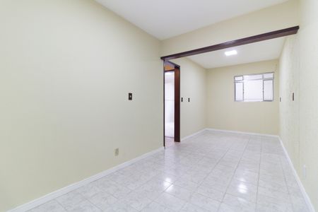 Sala de casa à venda com 4 quartos, 124m² em Parque Bristol, São Paulo