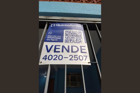 Casa à venda com 124m², 4 quartos e 2 vagas Casa à venda com 124m², 4 quartos e 2 vagasFachada