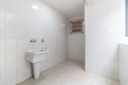 Casa à venda com 124m², 4 quartos e 2 vagas Casa à venda com 124m², 4 quartos e 2 vagasLavanderia