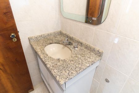 Casa à venda com 124m², 4 quartos e 2 vagas Casa à venda com 124m², 4 quartos e 2 vagasBanheiro 1