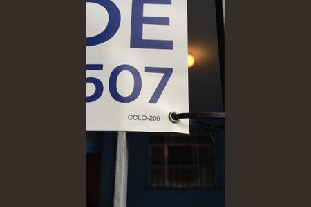 Casa à venda com 124m², 4 quartos e 2 vagas Casa à venda com 124m², 4 quartos e 2 vagasFachada