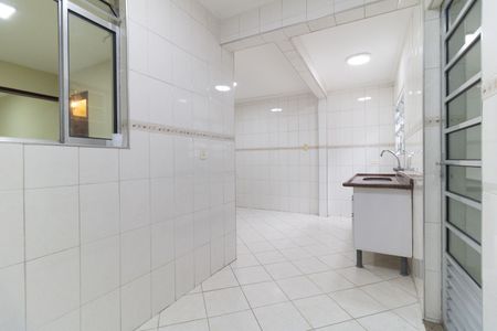 Casa à venda com 124m², 4 quartos e 2 vagas Casa à venda com 124m², 4 quartos e 2 vagasCozinha