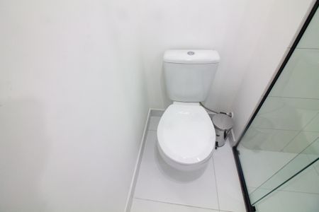 Banheiro de kitnet/studio à venda com 1 quarto, 24m² em Vila Cordeiro, São Paulo