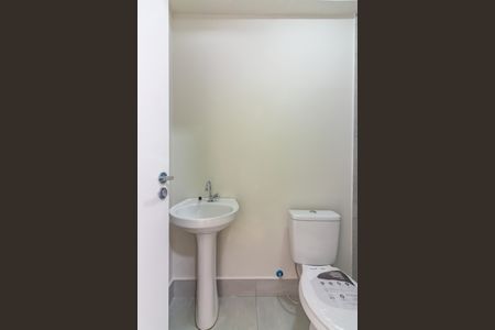 Banheiro de kitnet/studio para alugar com 1 quarto, 23m² em Centro, Osasco
