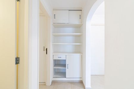 Apartamento à venda com 85m², 2 quartos e 1 vagaCorredor