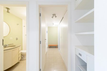 Apartamento à venda com 85m², 2 quartos e 1 vagaCorredor