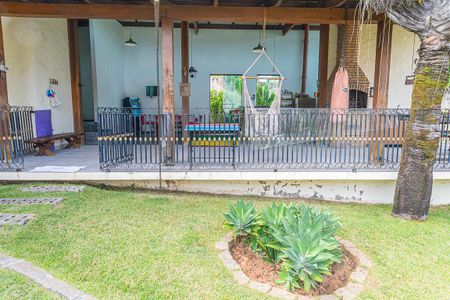 Casa à venda com 400m², 4 quartos e 15 vagas Casa à venda com 400m², 4 quartos e 15 vagasÁrea gourmet