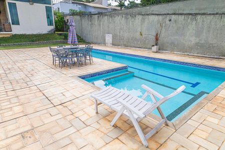 Casa à venda com 400m², 4 quartos e 15 vagas Casa à venda com 400m², 4 quartos e 15 vagasPiscina / area externa