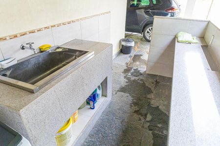 Casa à venda com 400m², 4 quartos e 15 vagas Casa à venda com 400m², 4 quartos e 15 vagasArea de serviço