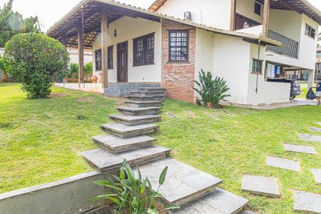 Casa à venda com 400m², 4 quartos e 15 vagas Casa à venda com 400m², 4 quartos e 15 vagasFachada Casa