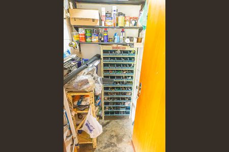 Casa à venda com 400m², 4 quartos e 15 vagas Casa à venda com 400m², 4 quartos e 15 vagasDispensa de serviço