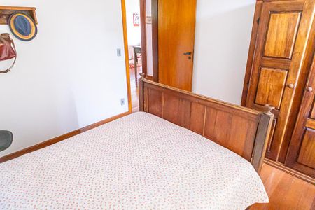 Casa à venda com 400m², 4 quartos e 15 vagas Casa à venda com 400m², 4 quartos e 15 vagasQuarto 2