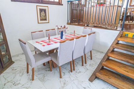 Casa à venda com 400m², 4 quartos e 15 vagas Casa à venda com 400m², 4 quartos e 15 vagasCopa