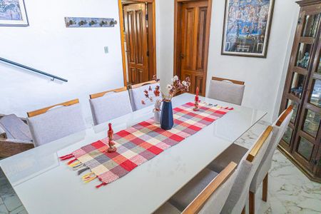 Casa à venda com 400m², 4 quartos e 15 vagas Casa à venda com 400m², 4 quartos e 15 vagasCopa