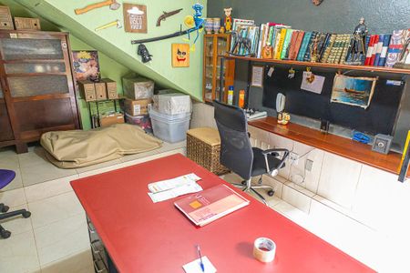 Casa à venda com 400m², 4 quartos e 15 vagas Casa à venda com 400m², 4 quartos e 15 vagasEscritorio