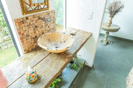 Casa à venda com 400m², 4 quartos e 15 vagas Casa à venda com 400m², 4 quartos e 15 vagasLavatorio