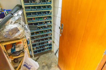 Casa à venda com 400m², 4 quartos e 15 vagas Casa à venda com 400m², 4 quartos e 15 vagasDispensa de serviço