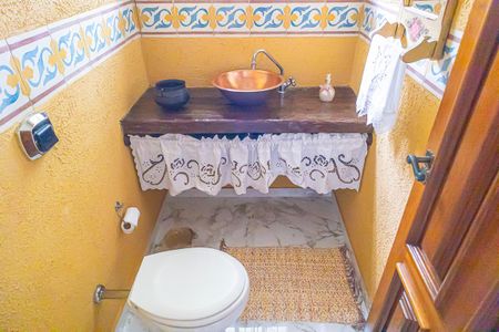 Casa à venda com 400m², 4 quartos e 15 vagas Casa à venda com 400m², 4 quartos e 15 vagasLavabo