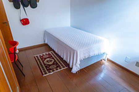 Casa à venda com 400m², 4 quartos e 15 vagas Casa à venda com 400m², 4 quartos e 15 vagasQuarto 4