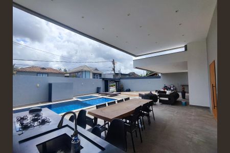 Área Externa de casa de condomínio para alugar com 4 quartos, 200m² em Vargem Grande, Rio de Janeiro