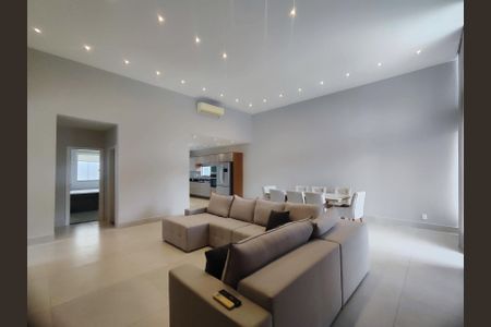 Sala de casa de condomínio para alugar com 4 quartos, 200m² em Vargem Grande, Rio de Janeiro