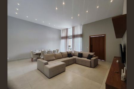 Sala de casa de condomínio para alugar com 4 quartos, 200m² em Vargem Grande, Rio de Janeiro