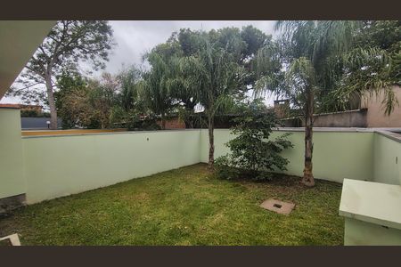 Casa à venda com 69m², 3 quartos e 2 vagas