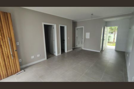 Casa à venda com 3 quartos, 69m² em Guarujá, Porto Alegre