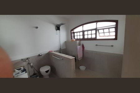 Casa para alugar com 249m², 3 quartos e 4 vagasBanheiro