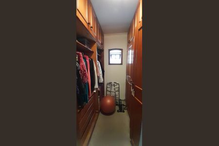 Casa para alugar com 249m², 3 quartos e 4 vagasCloset