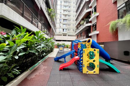 Apartamento para alugar com 109m², 3 quartos e 2 vagas Apartamento para alugar com 109m², 3 quartos e 2 vagasÁrea comum - Playground