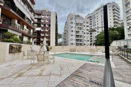Apartamento para alugar com 109m², 3 quartos e 2 vagas Apartamento para alugar com 109m², 3 quartos e 2 vagasÁrea comum - Piscina