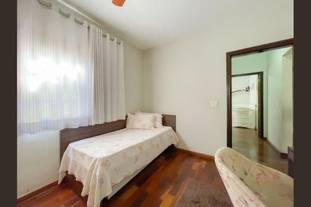 Casa à venda com 380m², 5 quartos e 6 vagasQuarto 4