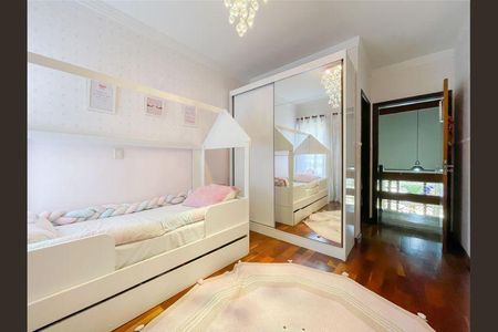 Casa à venda com 380m², 5 quartos e 6 vagasSuíte 2