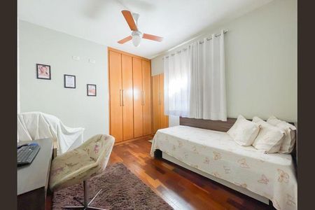 Casa à venda com 380m², 5 quartos e 6 vagasQuarto 4