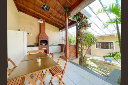 Casa à venda com 380m², 5 quartos e 6 vagasChurrasqueira