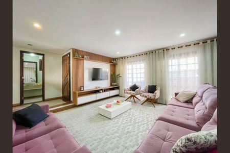 Casa à venda com 380m², 5 quartos e 6 vagasSala