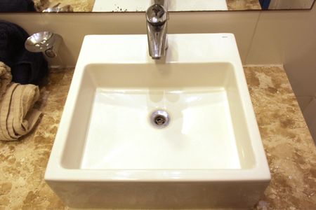 Banheiro de kitnet/studio para alugar com 1 quarto, 21m² em Gonzaga, Santos