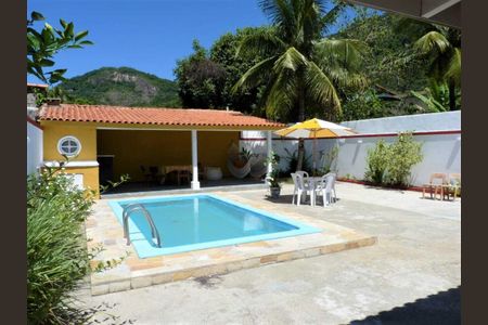 Casa para alugar com 90m², 2 quartos e 3 vagasQuintal