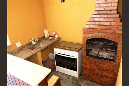 Casa para alugar com 90m², 2 quartos e 3 vagasQuintal