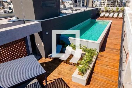 Studio para alugar com 28m², 1 quarto e sem vagaPiscina