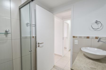 Apartamento para alugar com 68m², 2 quartos e 1 vaga Apartamento para alugar com 68m², 2 quartos e 1 vagaBanheiro da suíte