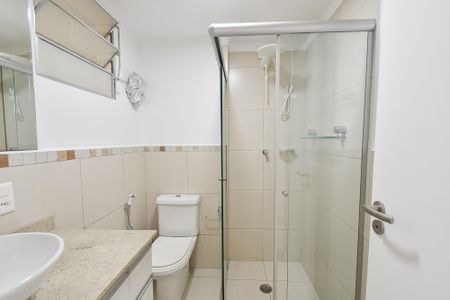 Apartamento para alugar com 68m², 2 quartos e 1 vaga Apartamento para alugar com 68m², 2 quartos e 1 vagaBanheiro da suíte