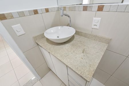 Apartamento para alugar com 68m², 2 quartos e 1 vaga Apartamento para alugar com 68m², 2 quartos e 1 vagaBanheiro da suíte