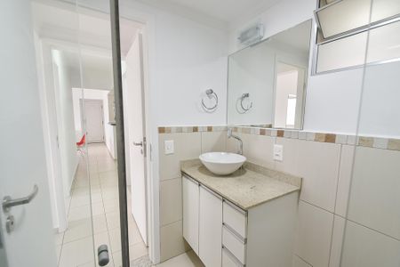 Apartamento para alugar com 68m², 2 quartos e 1 vaga Apartamento para alugar com 68m², 2 quartos e 1 vagaBanheiro da suíte
