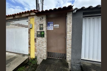 Casa para alugar com 60m², 2 quartos e sem vagaFachada + plaquinha