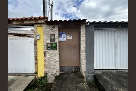 Casa para alugar com 60m², 2 quartos e sem vagaFachada + plaquinha