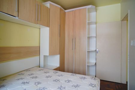 Quarto 1 de apartamento para alugar com 2 quartos, 61m² em Passo D’areia, Porto Alegre