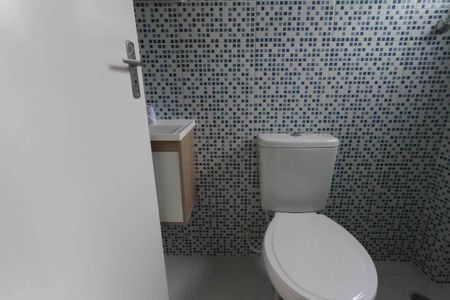 Apartamento para alugar com 99m², 2 quartos e 1 vaga Apartamento para alugar com 99m², 2 quartos e 1 vagaBanheiro de Serviço