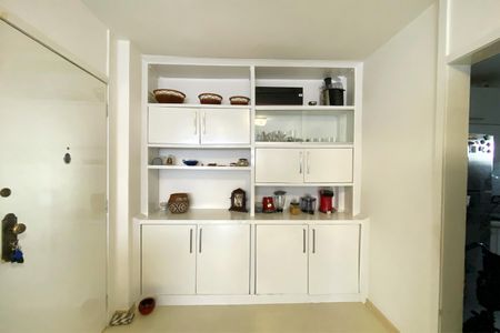 Apartamento à venda com 80m², 3 quartos e 1 vagaSala - Armários